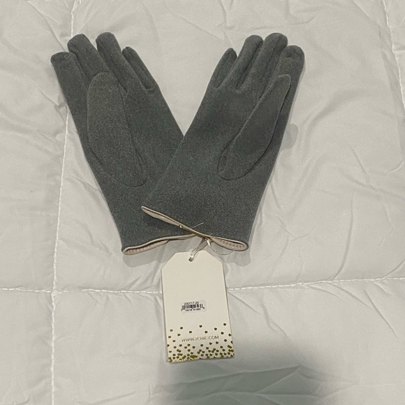 Gloves - Picture 2 of 4